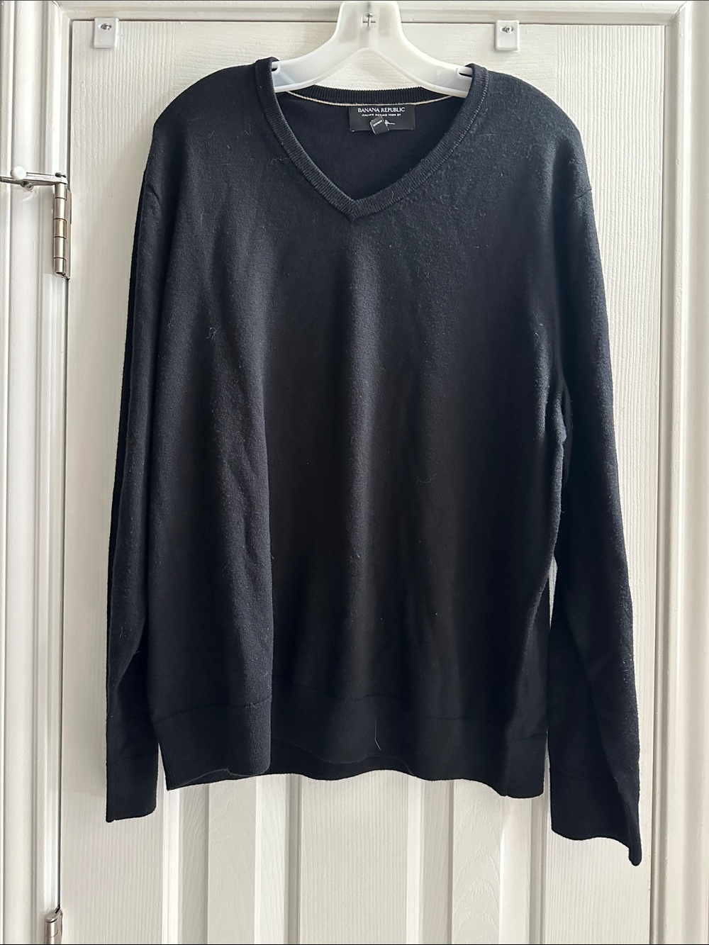Banana Republic Italian Merino Wool Extra Fine Men’s XL Black V Neck Sweater